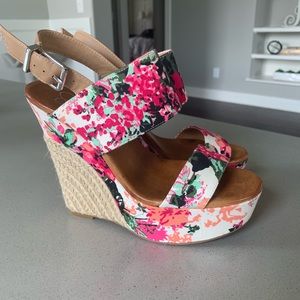 Jessica Simpson wedges